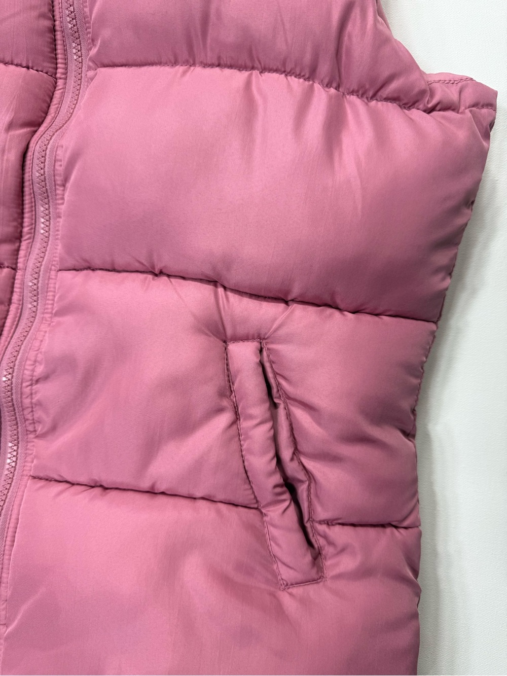 U.S. Polo Assn. Pink Women's Puffer Vest Size Medium Full Zipper Quilted - Picture 7 of 16